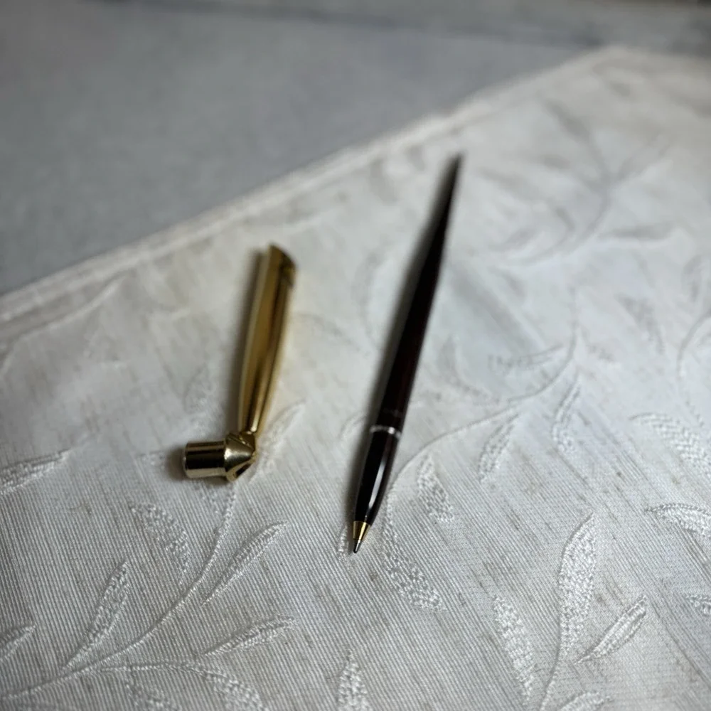 Sheaffer‎ Ballpoint Pen with Socket. Brown and Gold Tone White Dot